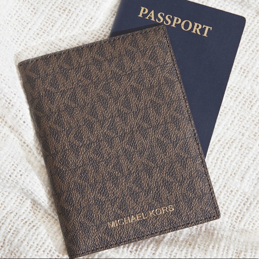 Michael Kors Bedford Travel Passport Wallet